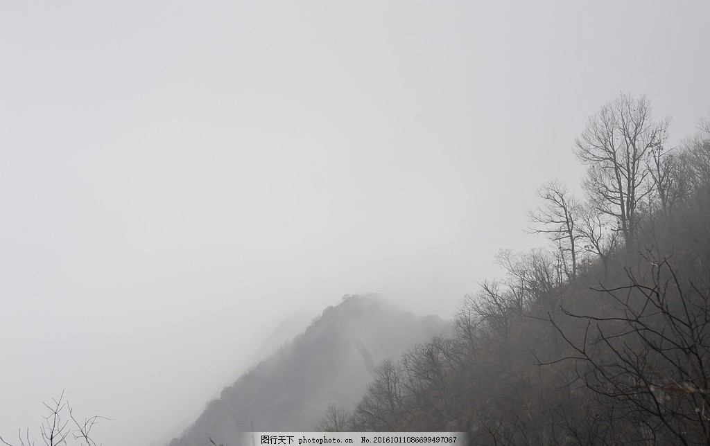 水墨山水 烟雾缭绕 云彩山 彩墨山水 树枝丫 雾中云彩山 建筑风景雕塑