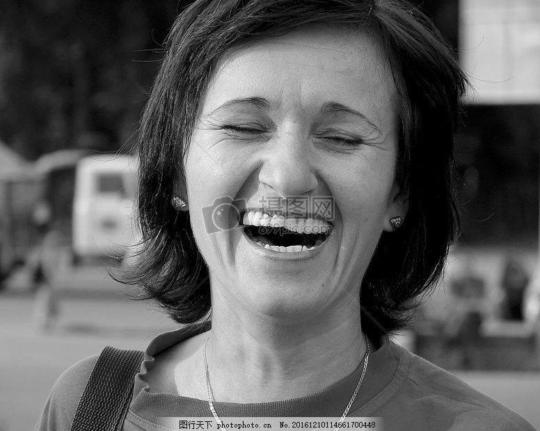 已婚女人梦见牙齿掉落,梦境背后的深层含义与心理解析 已婚女人梦见牙齿掉落,梦境背后的深层含义与心理解析